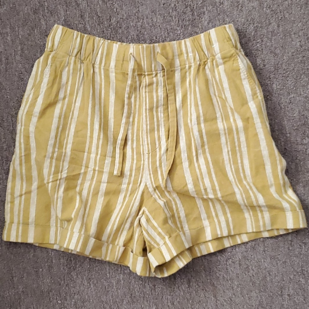 NWT Uniqlo Linen Relaxed Shorts Size S